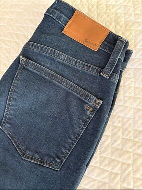 Madewell size 26 Skinny Jeans in Deep Blue Denim with Tan Leather Patch